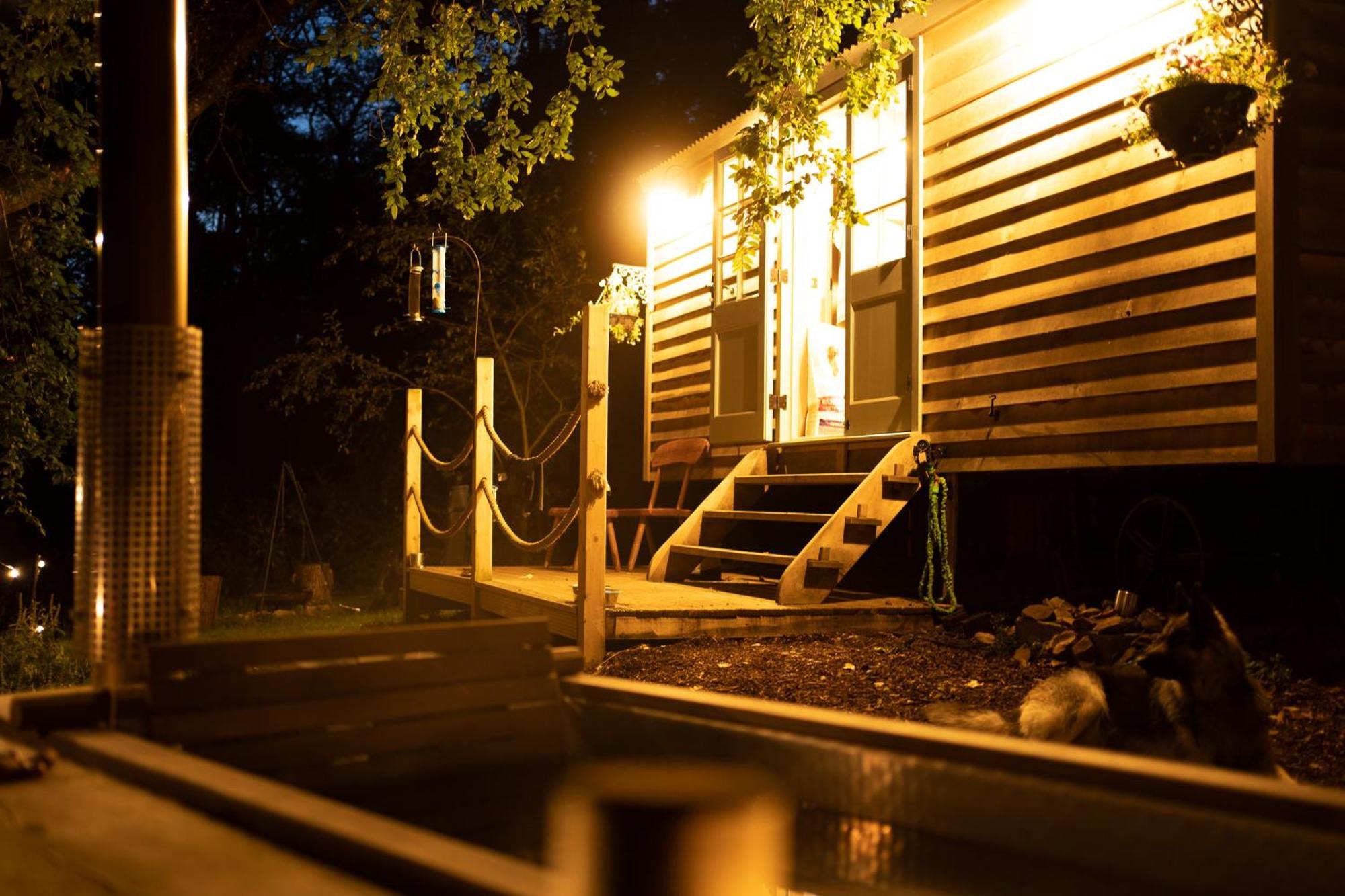 Somerset Shepherds Huts Winsham Ngoại thất bức ảnh