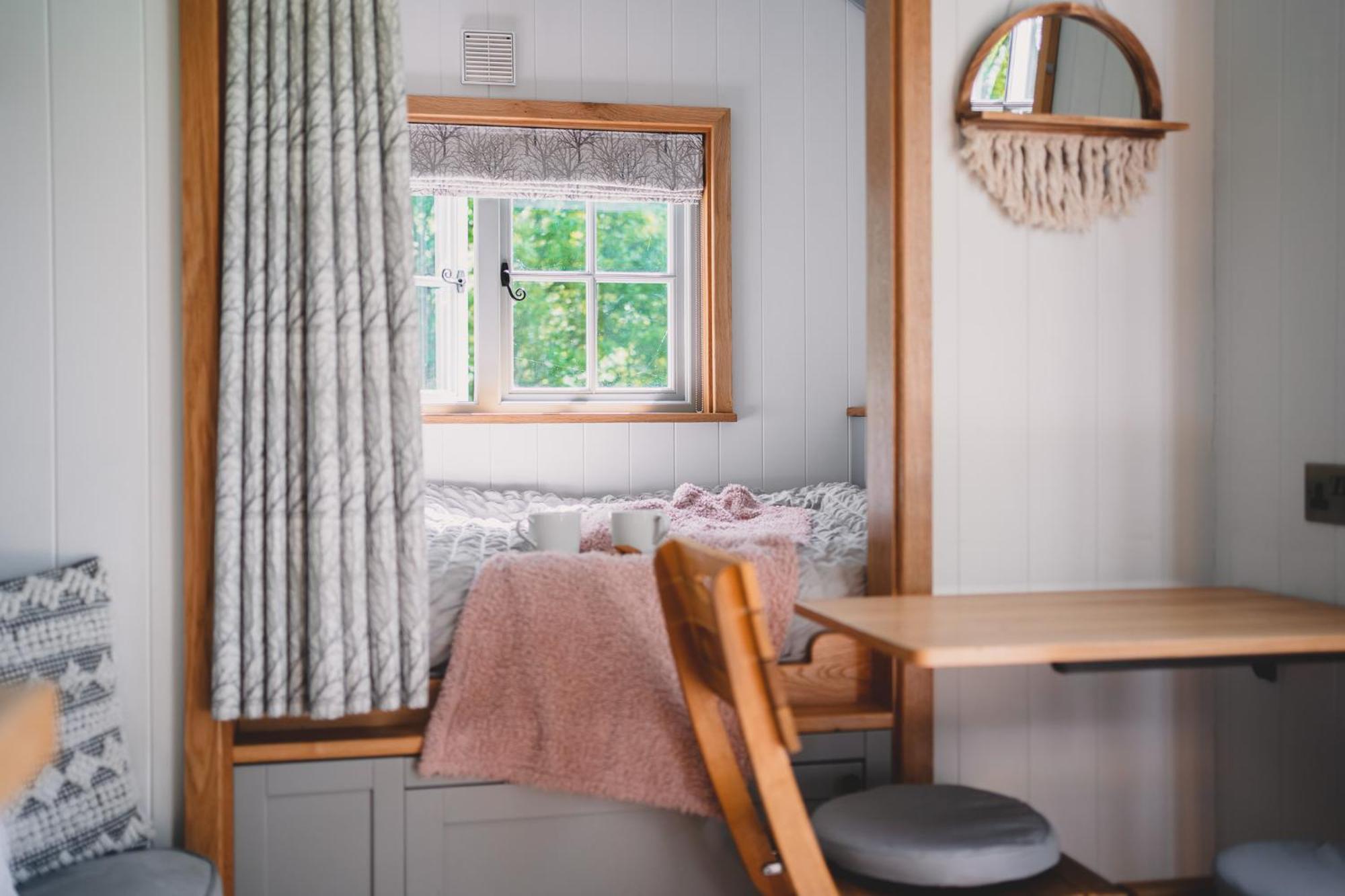 Somerset Shepherds Huts Winsham Ngoại thất bức ảnh