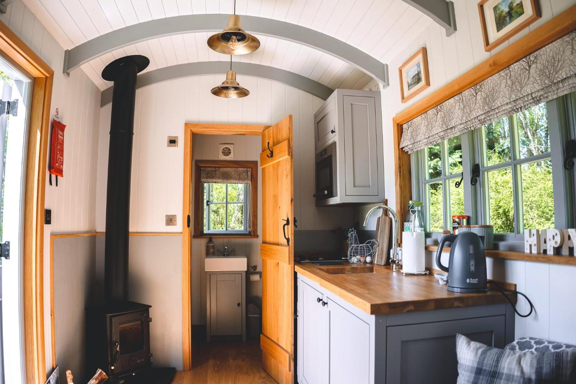 Somerset Shepherds Huts Winsham Ngoại thất bức ảnh